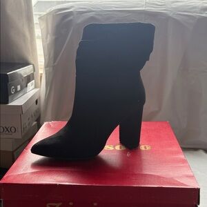 Elegant Black Ankle Boots. Zigi Soho